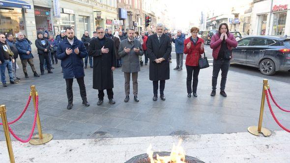 Proučena Fatiha kod Vječne vatre - Avaz