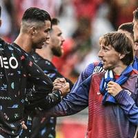 Šest Zlatnih lopti na jednom mjestu: Ronaldo i Modrić u srdačnom razgovoru nakon meča