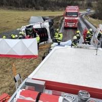 Vozač iz BiH teško povrijeđen u prevrtanju kamiona