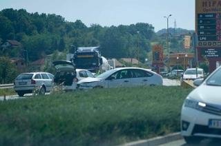 Težak udes u općini Doboj-Jug: Jedna osoba povrijeđena, saobraćaj se odvija otežano