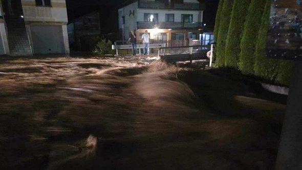 Izlila se rijeka u kiseljačkom naselju Brestovsko - Avaz