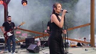 U parku "Ravne 2" počeo tradicionalni ljetni festival: Džejla Ramović oduševila nekoliko hiljada posjetilaca