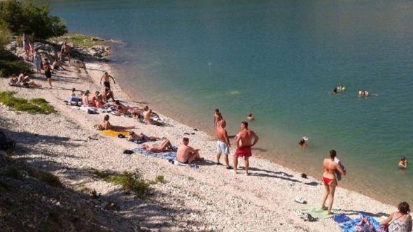 Jezero Mandek - Avaz