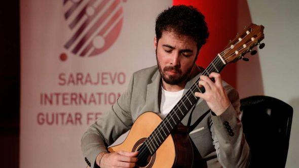 Drugu koncertnu večer Sarajevo International Guitar Festivala obilježio je nastup virtuoza Pabla Menéndeza - Avaz