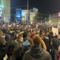 Trg blokiran: Desetine hiljada ljudi na protestu u Beogradu