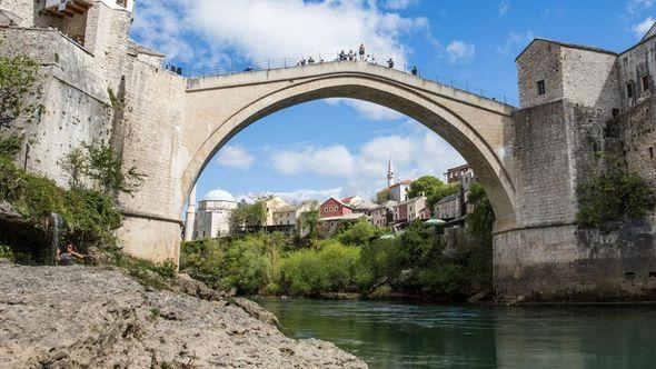 Stari most u Mostaru - Avaz