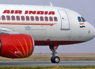 Avion "Air India" za London vratio se u Nju Delhi zbog agresivnog ponašanja putnika