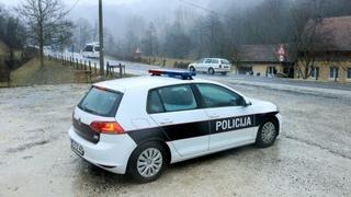 Patrola u Konjicu zaustavila vozilo u kojem su pronašli spid,  policijsku jaknu, pištolj i crne potkape