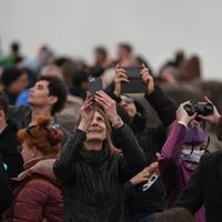 Hiljade Kanađana u blizini Nijagarinih vodopada posmatralo pomračenje Sunca
