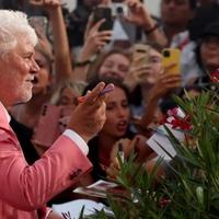 Pedro Almodovar  veliki španski reditelj dobio je  na venecijanskom filmskom festivalu Zlatnog lava