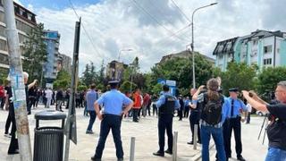 Četvrti dan protesta na sjeveru Kosova, okupljanje građana u južnom dijelu Mitrovice