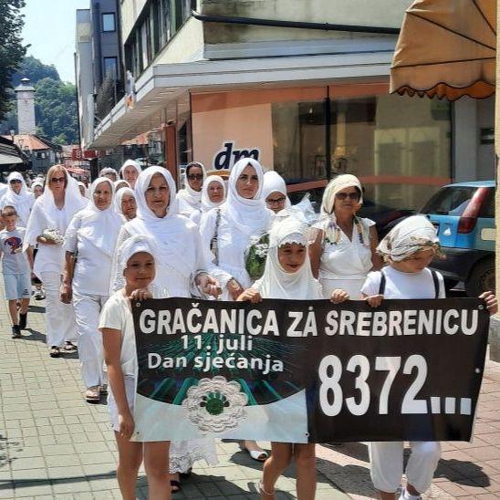 U Gračanici odata počast žrtvama ubijenim u Srebrenici 