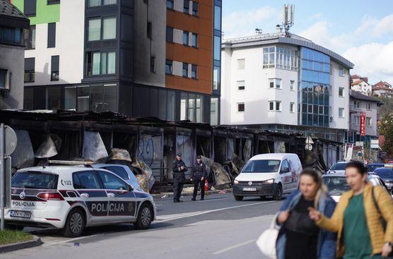 Policija na požarištu - Avaz