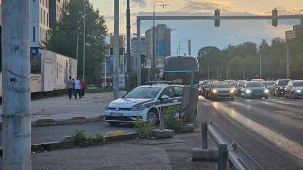 Policija na terenu - Avaz