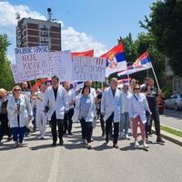 Medicinski radnici na čelu protestne šetnje na sjeveru Kosova