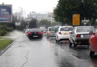 Stanje na cestama: Pazite se odrona