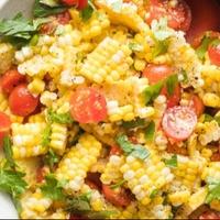 Osvježavajuća salata s grilanim kukuruzom