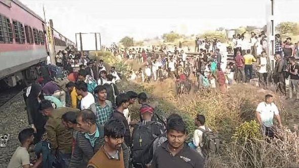 Train crash India - Avaz