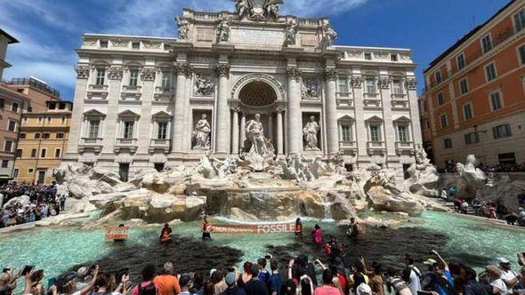 Fontana di Trevi - Avaz