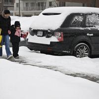 Snježna oluja paralizirala centralne i istočne dijelove SAD