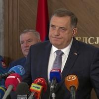 Ne ide mu historija: Dodik najavio izgradnju spomenika, ali ne zna kome