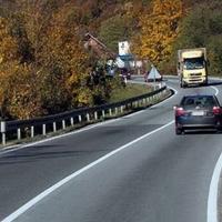 Saobraćajna nesreća na putu Zenica-Nemila: Vozi se jednom trakom