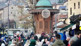 Praznični decembar privukao brojne posjetioce: Sarajevo vrvi od turista