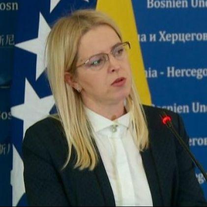 Novaković-Bursać: Helez je neznalica, njemu je to servirano da izjavi nešto bombastično