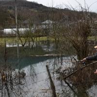 Ribolov na ruđanski način: Umjesto u Limu Ranko ribu peca na livadi i u voćnjaku

