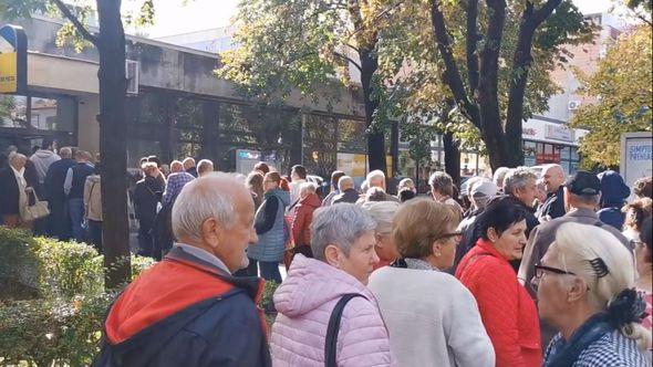 Brojni građani sakupljaju dokumente - Avaz