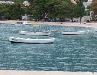 Na poznatoj plaži Ičići zabranjeno kupanje, povećane vrijednosti bakterije E. coli