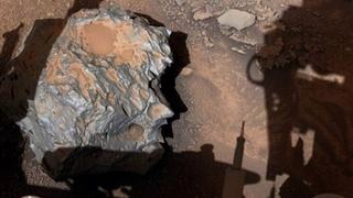 Rover NASA na Marsu otkrio metalni objekat