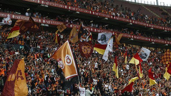 Galatasaraj ima vatrene navijače - Avaz