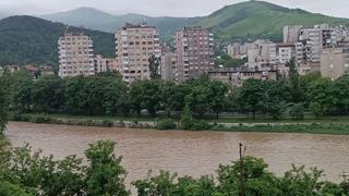 Slobodne sve putne komunikacije u ZDK, u Olovu od sinoć traje potraga za nestalim F. V.