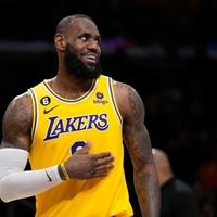 Povrijeđeni LeBron James van parketa još tri sedmice