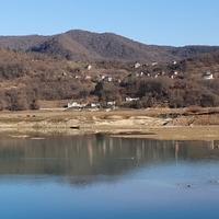 Idealno za snimanje apokaliptičnih scena: Kad se povuče Jablaničko jezero...