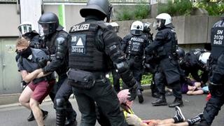 Sukob na kongresu desničara u Njemačkoj: Ljevičari pokušali da probiju policijski kordon