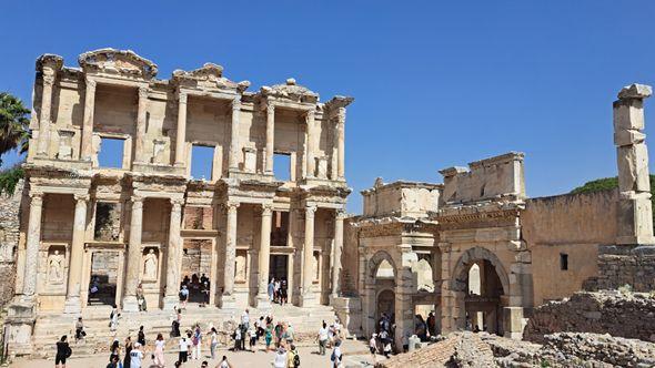 Celzijusova biblioteka u Efesu    - Avaz