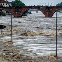 Poplave u Francuskoj: Voda odnijela most, evakuisano stanovništvo