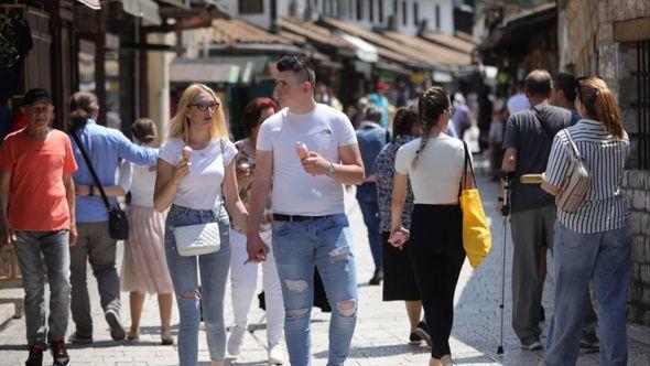 Sunce izmamilo brojne Sarajlije na ulice - Avaz