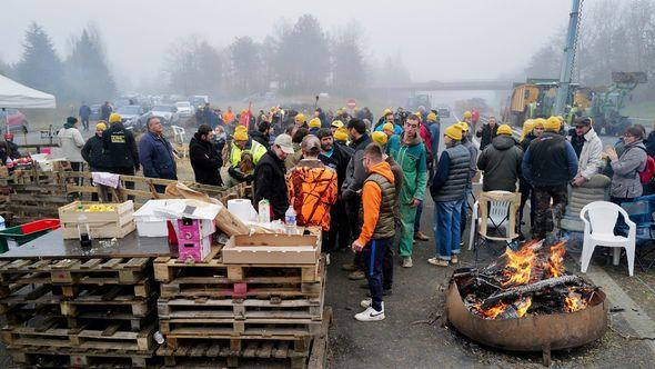 Protesti francuskih farmera - Avaz