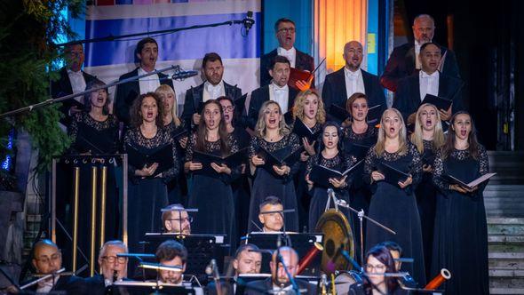 Gala koncert ispred Narodnog pozorišta - Avaz