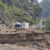 Stravični detalji iz Jablanice: Otac i sin spasili 10 ljudi iz poplava, a onda je bujica povukla i sina