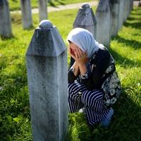 CNN fotografijama sumirao proteklu sedmicu, na jednoj od njih majka Srebrenice