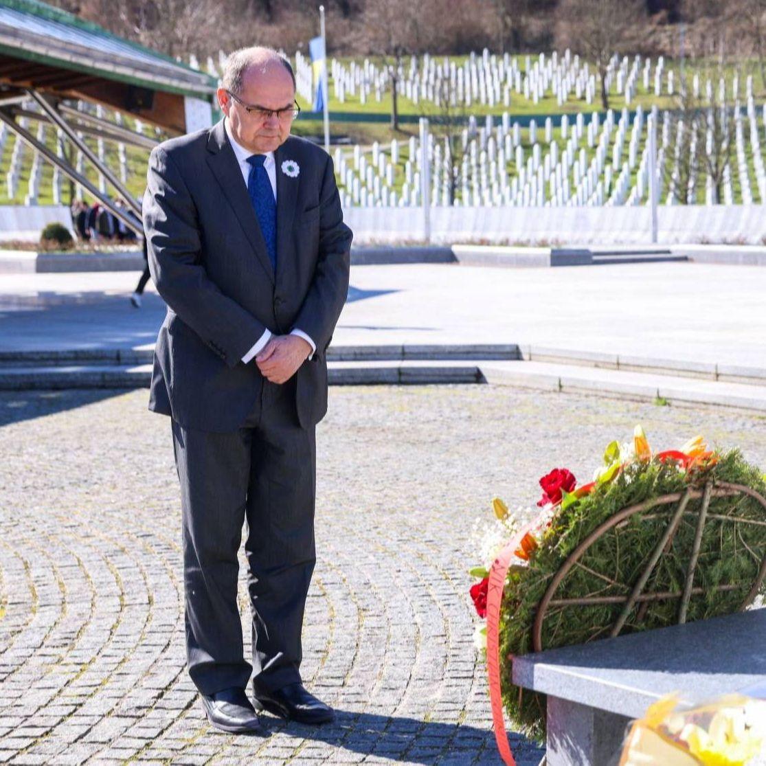 Šmit: Borba protiv negiranja ratnih zločina važan zadatak za bh. društvo