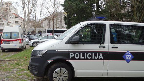 Policija i Hitna pomoć na terenu - Avaz