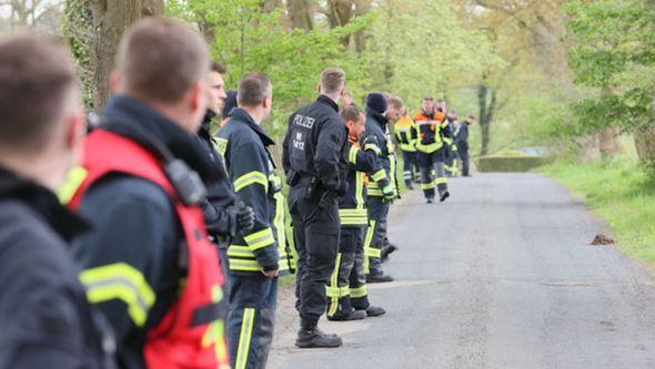 Policija i spasioci na terenu - Avaz