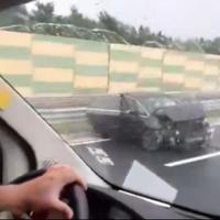 Video / Vozilom udario u zaštitnu ogradu na autoputu
