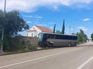 Dramatične fotografije iz Trebinja: Prosvjetari krenuli na ekskurziju, dvije osobe poginule, 13 povrijeđenih