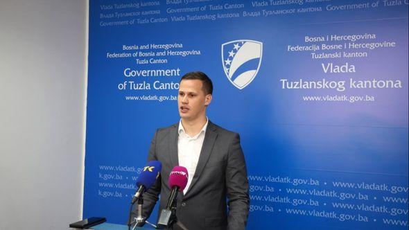 Tokom konferencije - Avaz